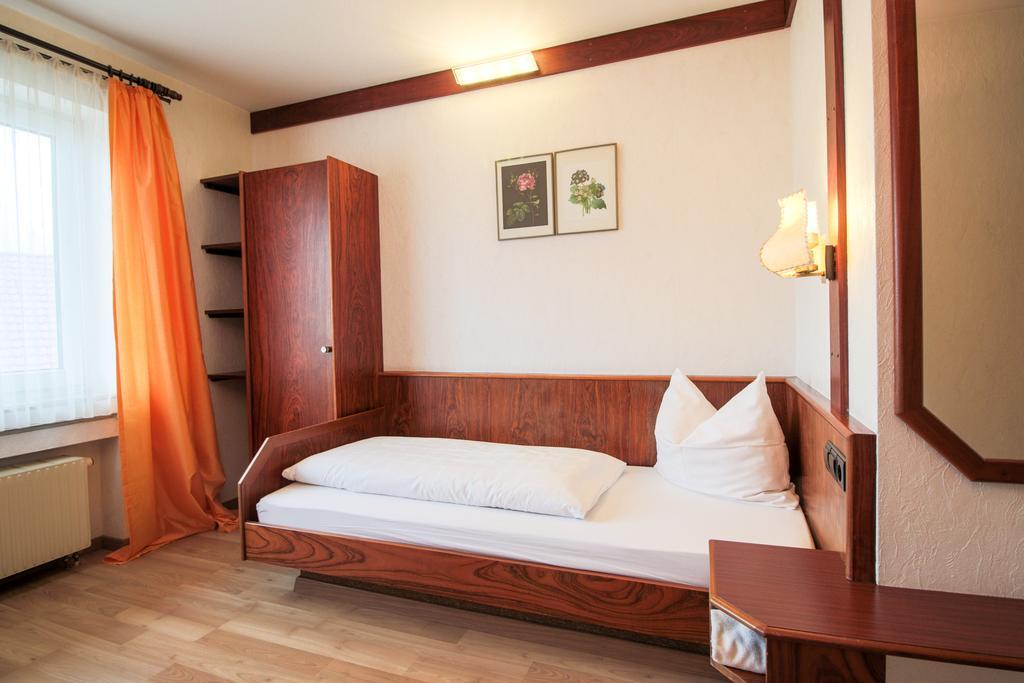 Hotel-Restaurant Lowen Süßen Kamer foto