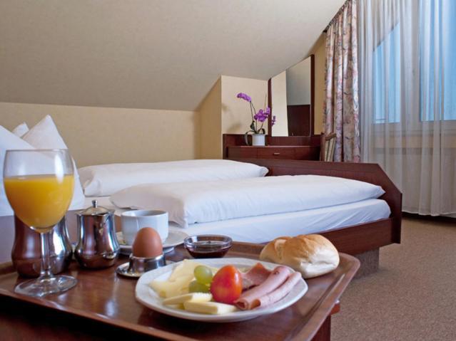 Hotel-Restaurant Lowen Süßen Buitenkant foto