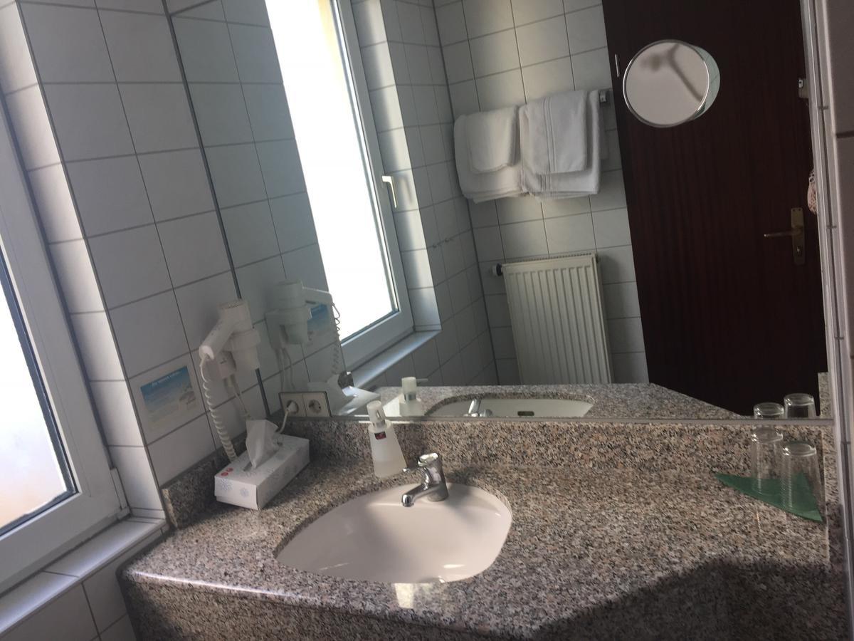 Hotel-Restaurant Lowen Süßen Buitenkant foto